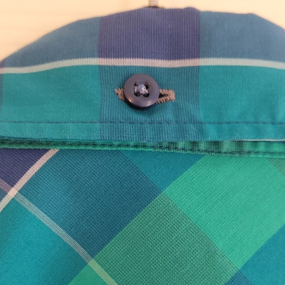 Under Armour Men's Blue and Green Plaid Shirt - Picture 7 of 7